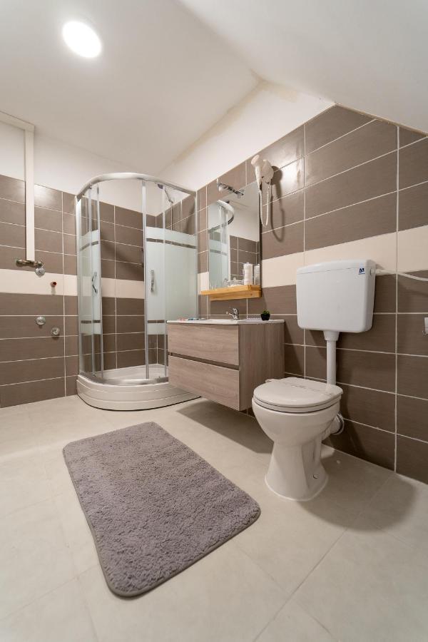 Rooms & Apartment Milan Saborsko Esterno foto