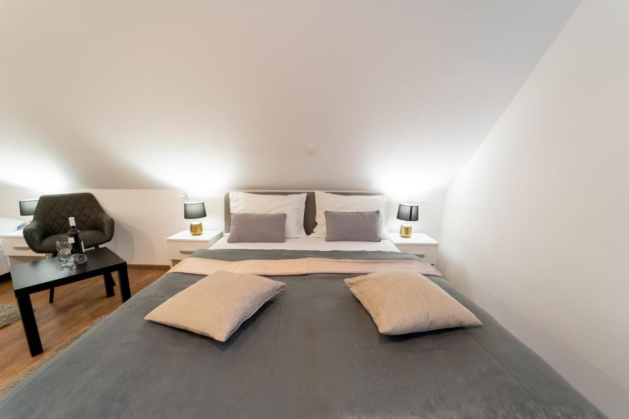 Rooms & Apartment Milan Saborsko Esterno foto