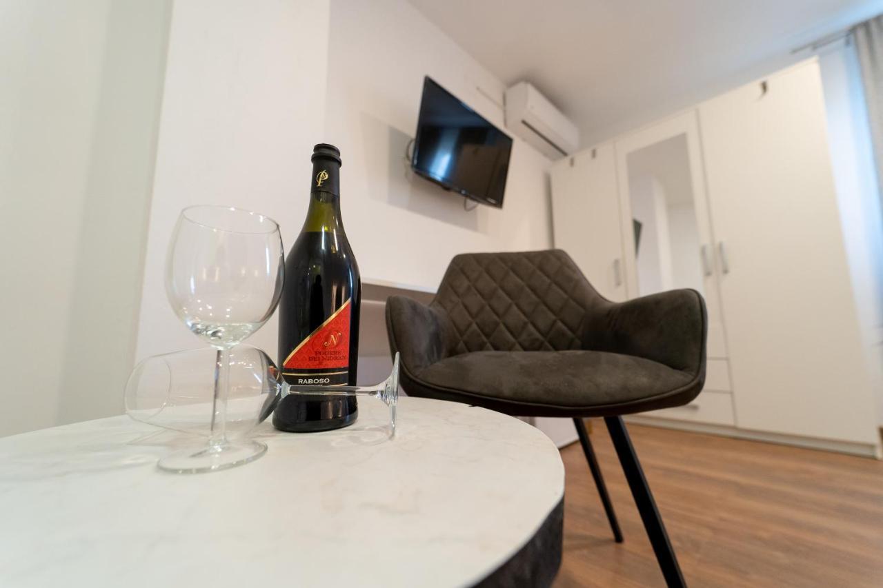 Rooms & Apartment Milan Saborsko Esterno foto