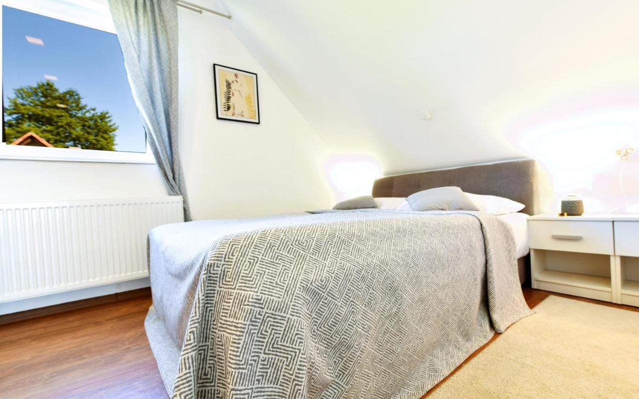 Rooms & Apartment Milan Saborsko Esterno foto